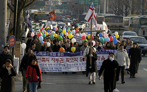 19일 한국기독교장로회 총회는 의정부역에서 기도회를 갖고 미2사단까지 행진을 벌였다. 